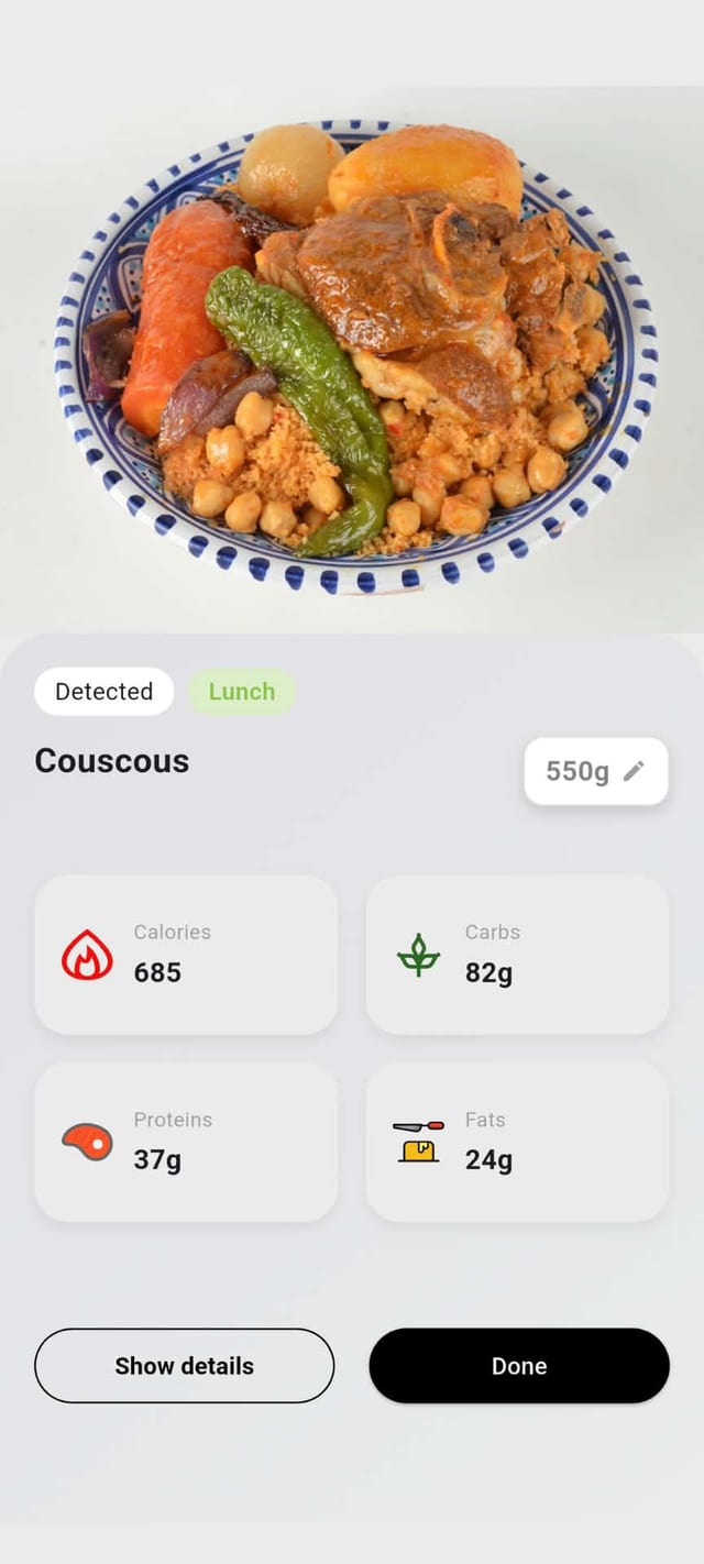 Écran de résultats FitTN affichant les calories et macros d'un repas de couscous